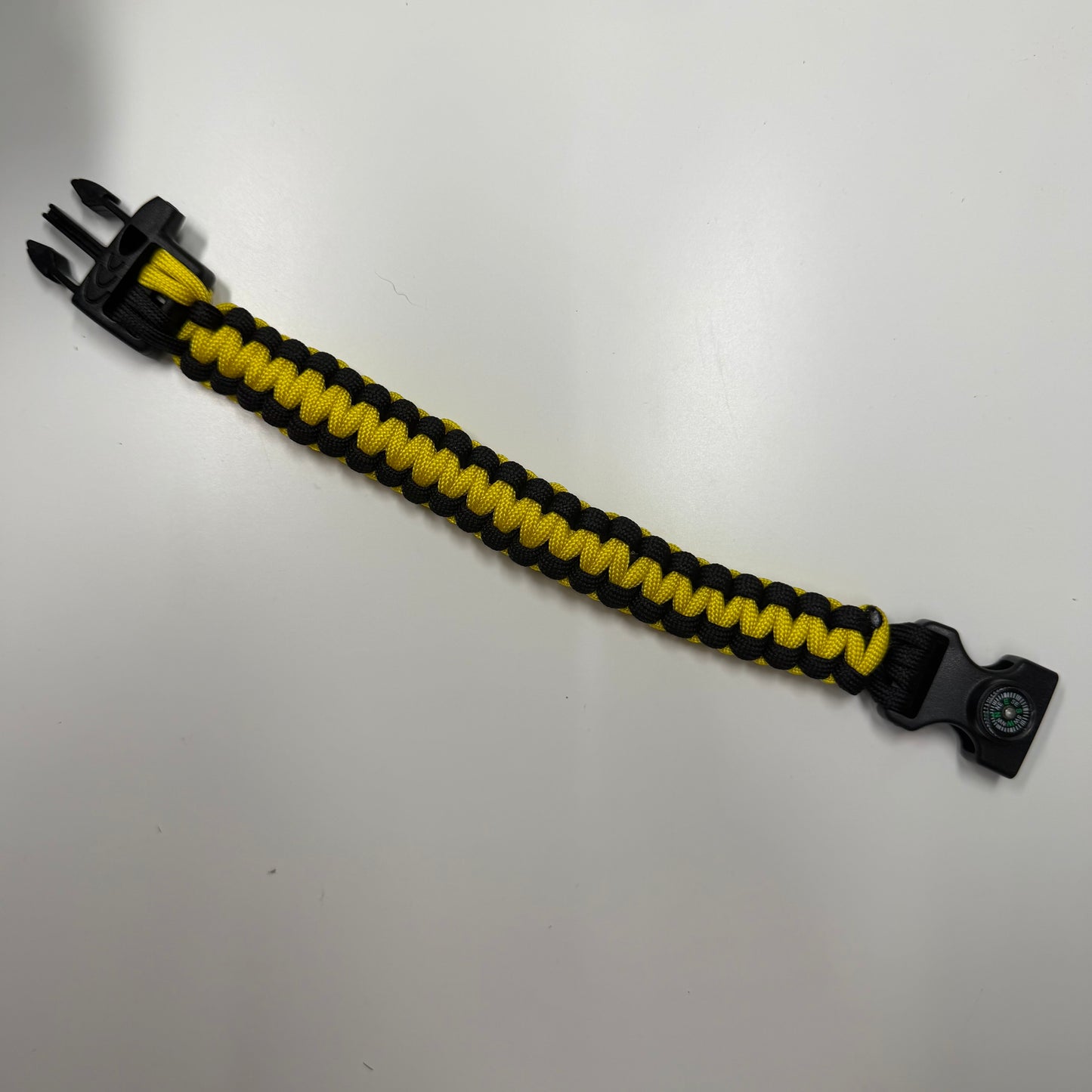 Bracelet de survie noir et jaune