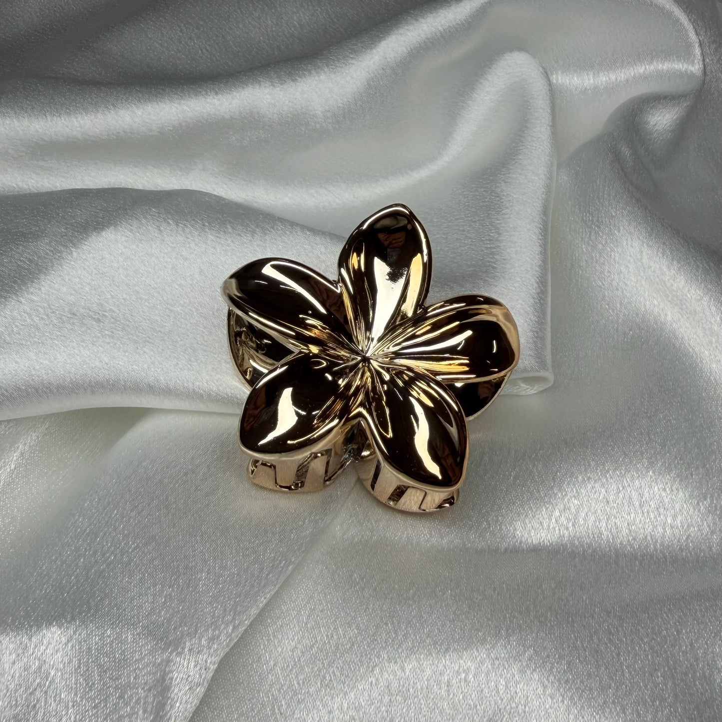 Petite pince fleur de monoï Doré